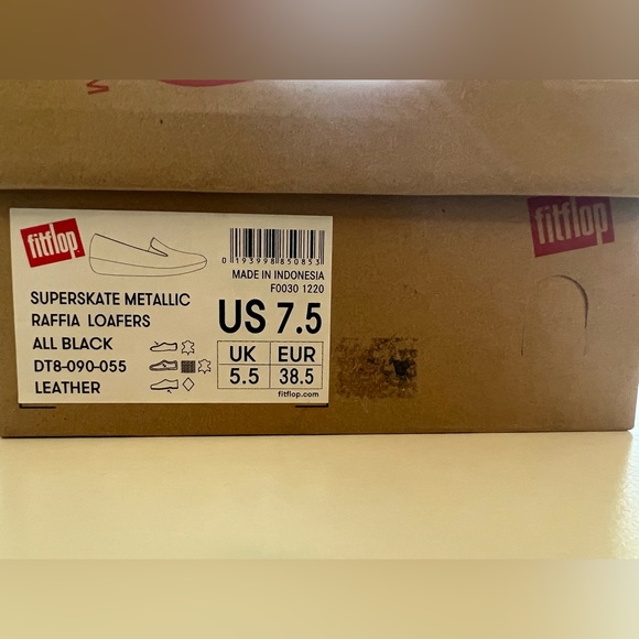 FitFlop Shoes (*new with box) - Picture 8 of 8